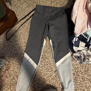 OLD NAVY ELEVATE LEGGINGS SIZE SMALL